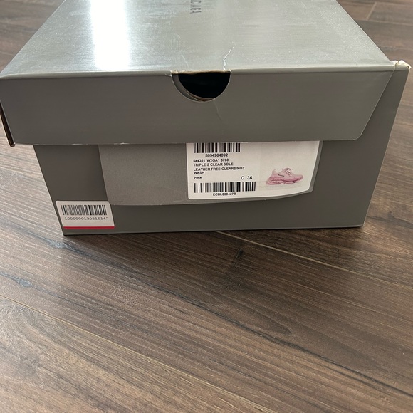Balenciaga
Triple S Clear Sole Sneaker - Picture 7 of 8